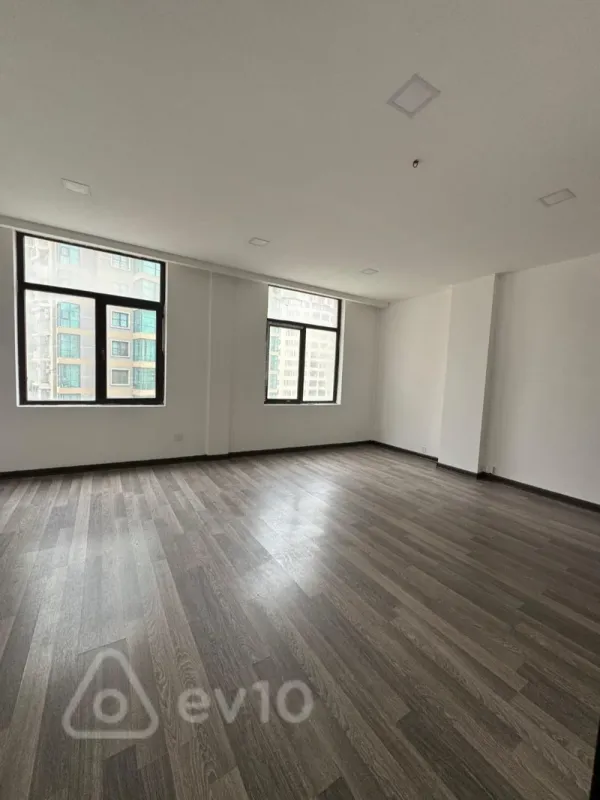 Kirayə verilir 3 otaqlı ofis 90 m²