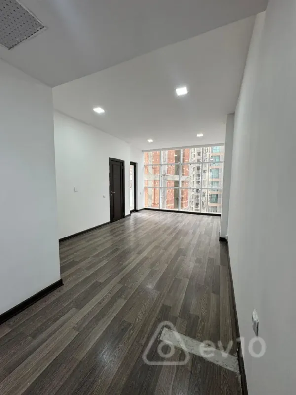 Kirayə verilir 3 otaqlı ofis 90 m²