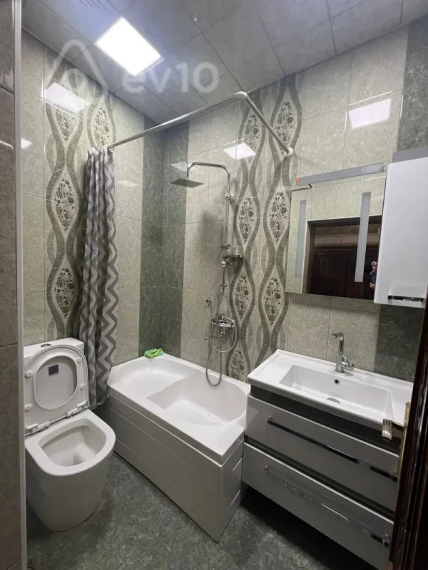 Kirayə verilir mənzil 130 m²