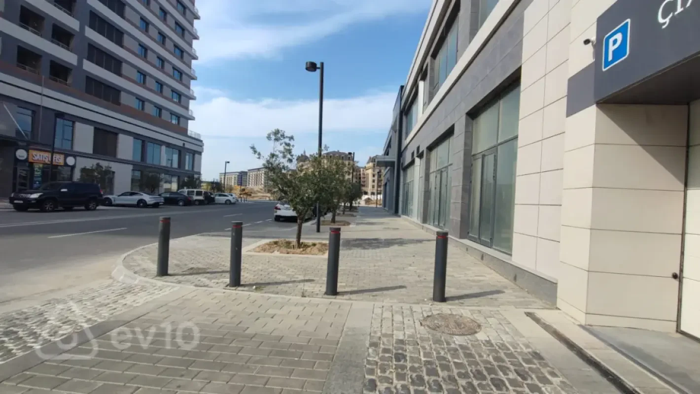 Satılır mənzil 700 m²