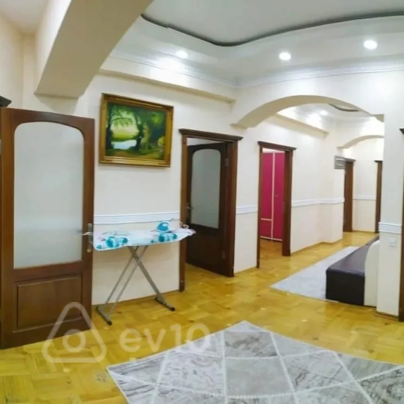 Kirayə verilir 4 otaqlı yeni tikili 170 m²