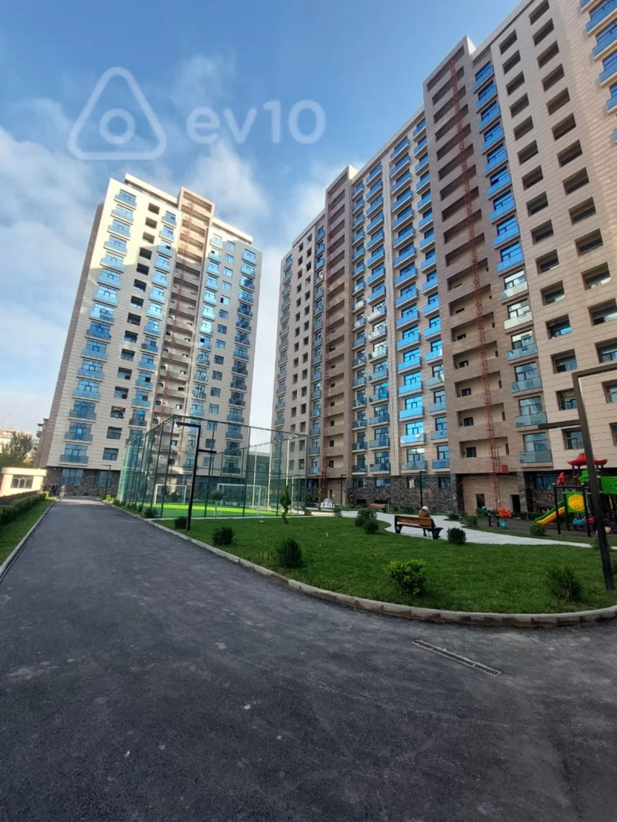 Kirayə verilir mənzil 166 m²