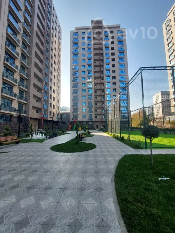 Kirayə verilir mənzil 166 m²