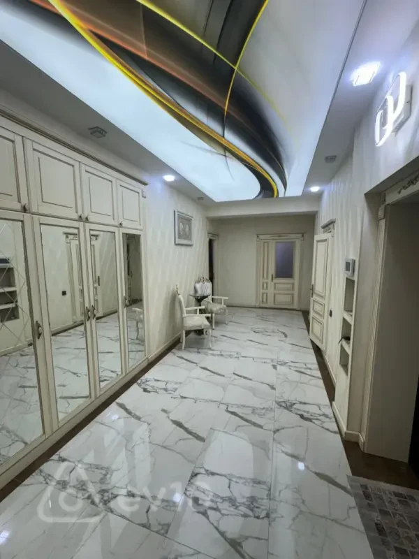 Satılır 3 otaqlı yeni tikili 138 m²
