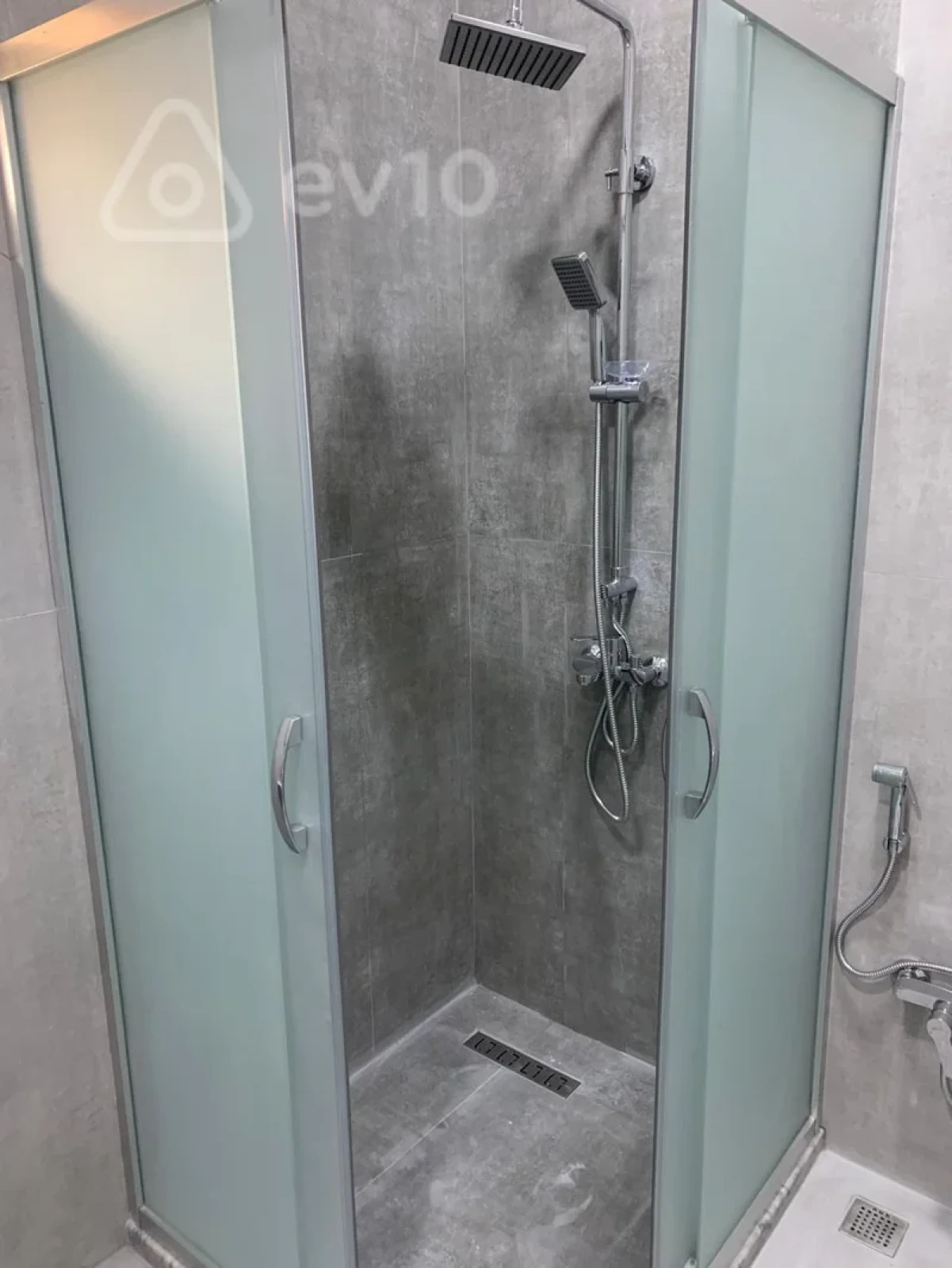 Satılır 3 otaqlı həyət evi 107 m²