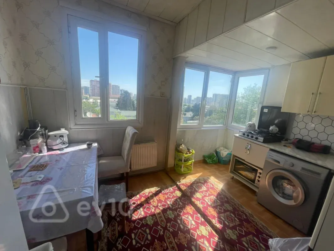 Satılır 3 otaqlı köhnə tikili 85 m²