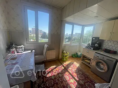 Satılır 3 otaqlı köhnə tikili 85 m²