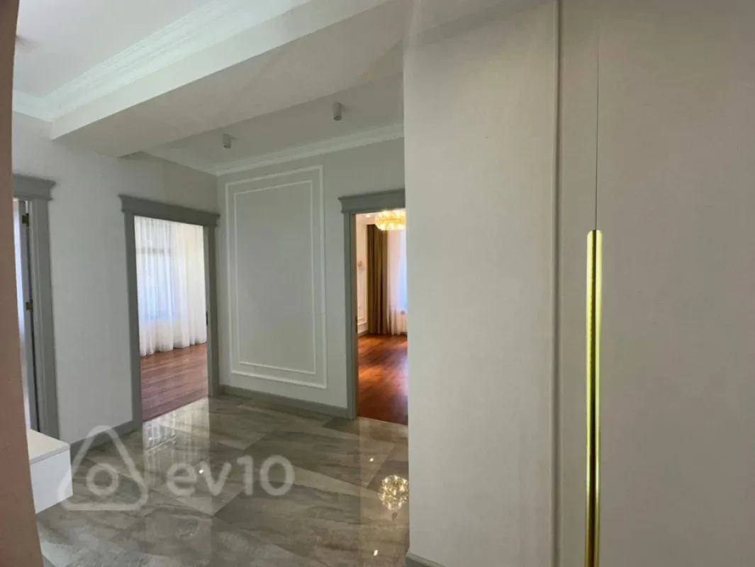 Satılır 2 otaqlı yeni tikili 80 m²