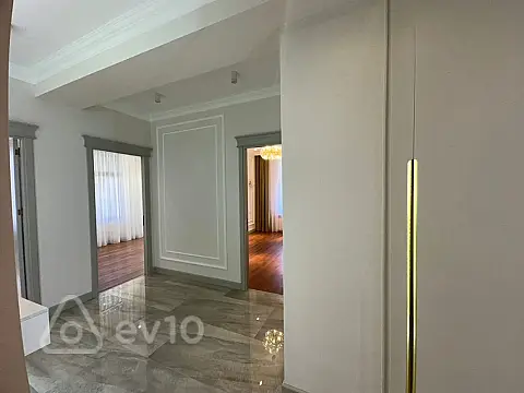Satılır 2 otaqlı yeni tikili 80 m²