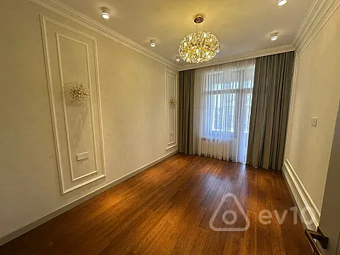 Satılır 2 otaqlı yeni tikili 80 m²