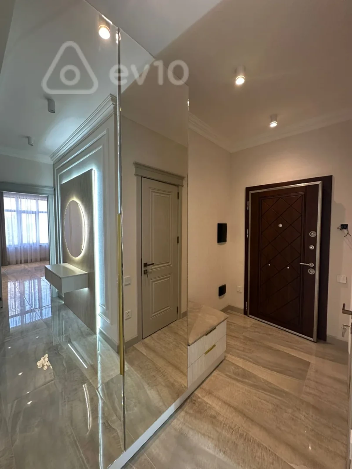 Satılır 2 otaqlı yeni tikili 80 m²