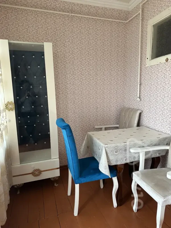 Kirayə verilir 2 otaqlı köhnə tikili 60 m²