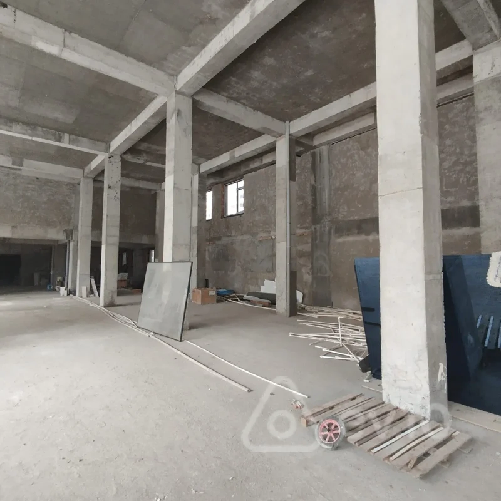 Kirayə verilir mənzil 600 m²