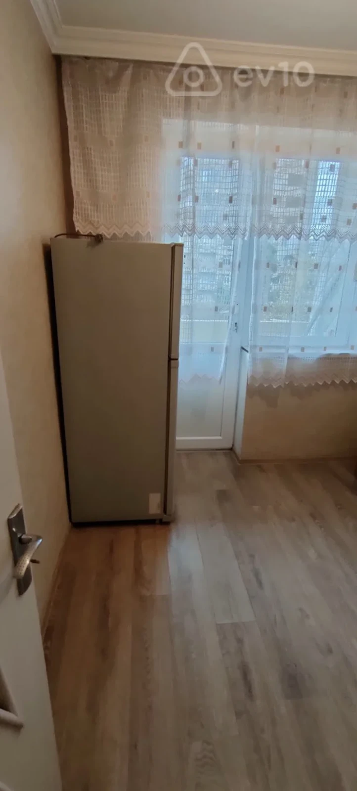 Kirayə verilir 4 otaqlı yeni tikili 120 m²