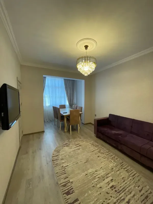 Kirayə verilir 2 otaqlı köhnə tikili 70 m²
