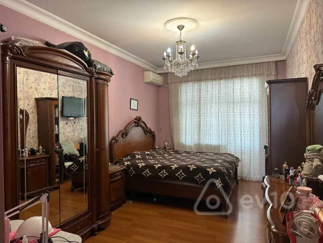 Satılır 3 otaqlı yeni tikili 150 m²