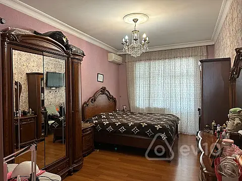Satılır 3 otaqlı yeni tikili 150 m²