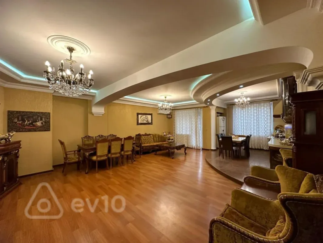 Satılır 3 otaqlı yeni tikili 150 m²