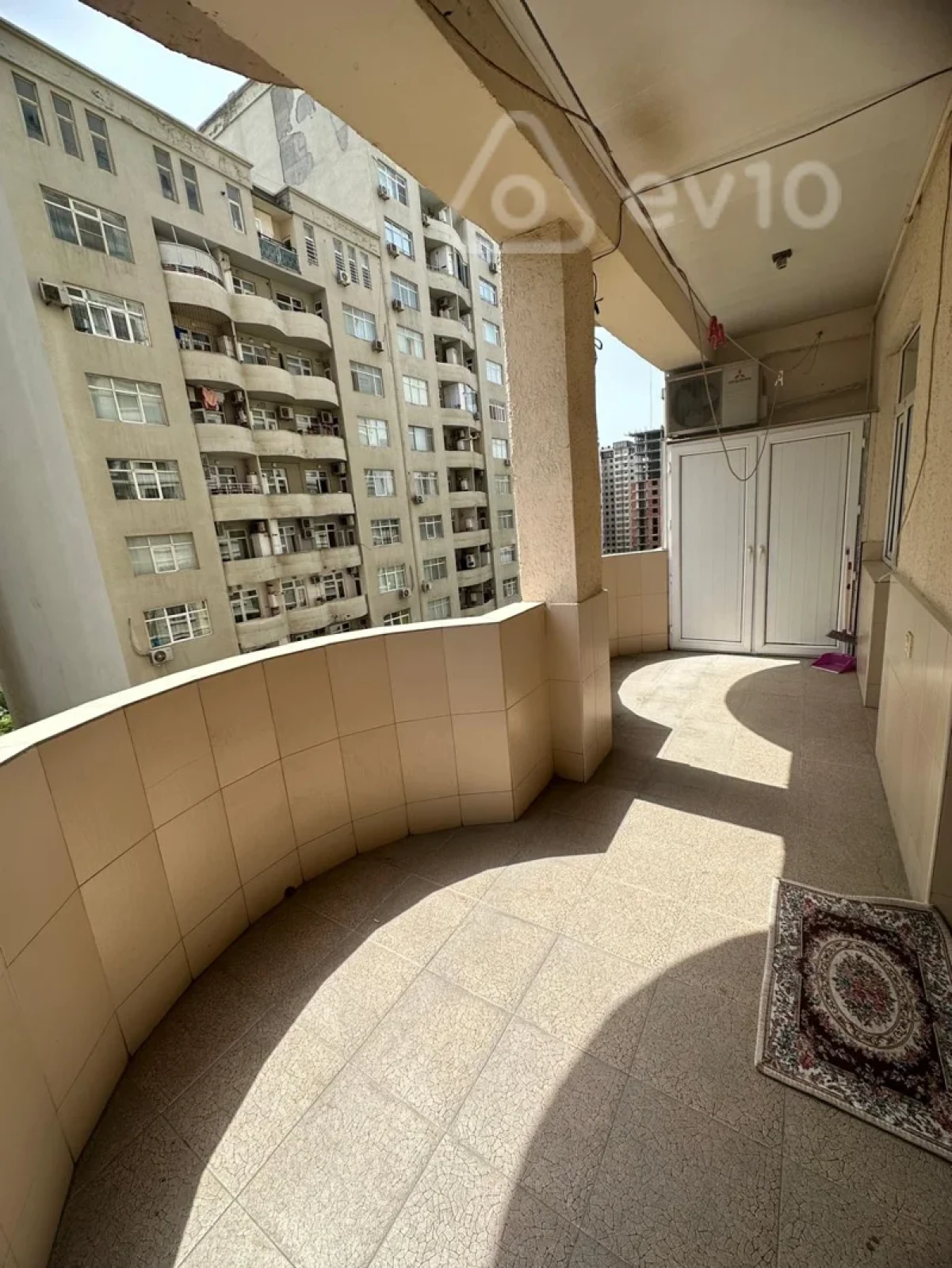 Satılır 3 otaqlı yeni tikili 150 m²