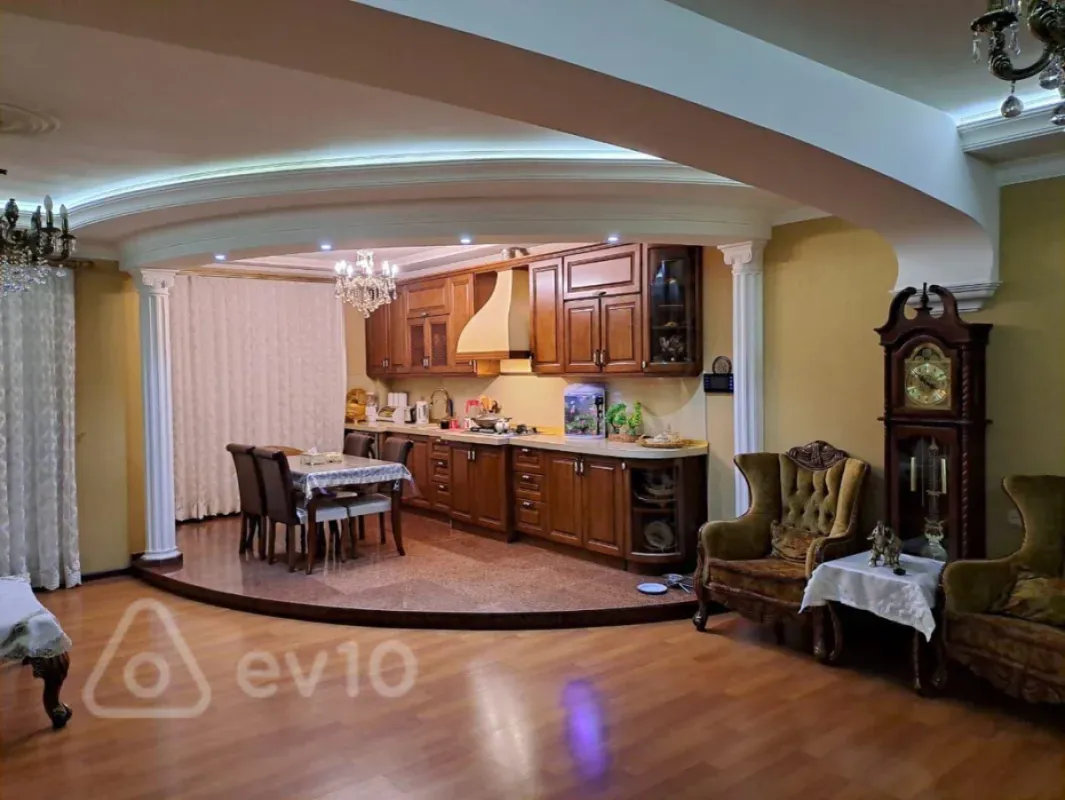 Satılır 3 otaqlı yeni tikili 150 m²