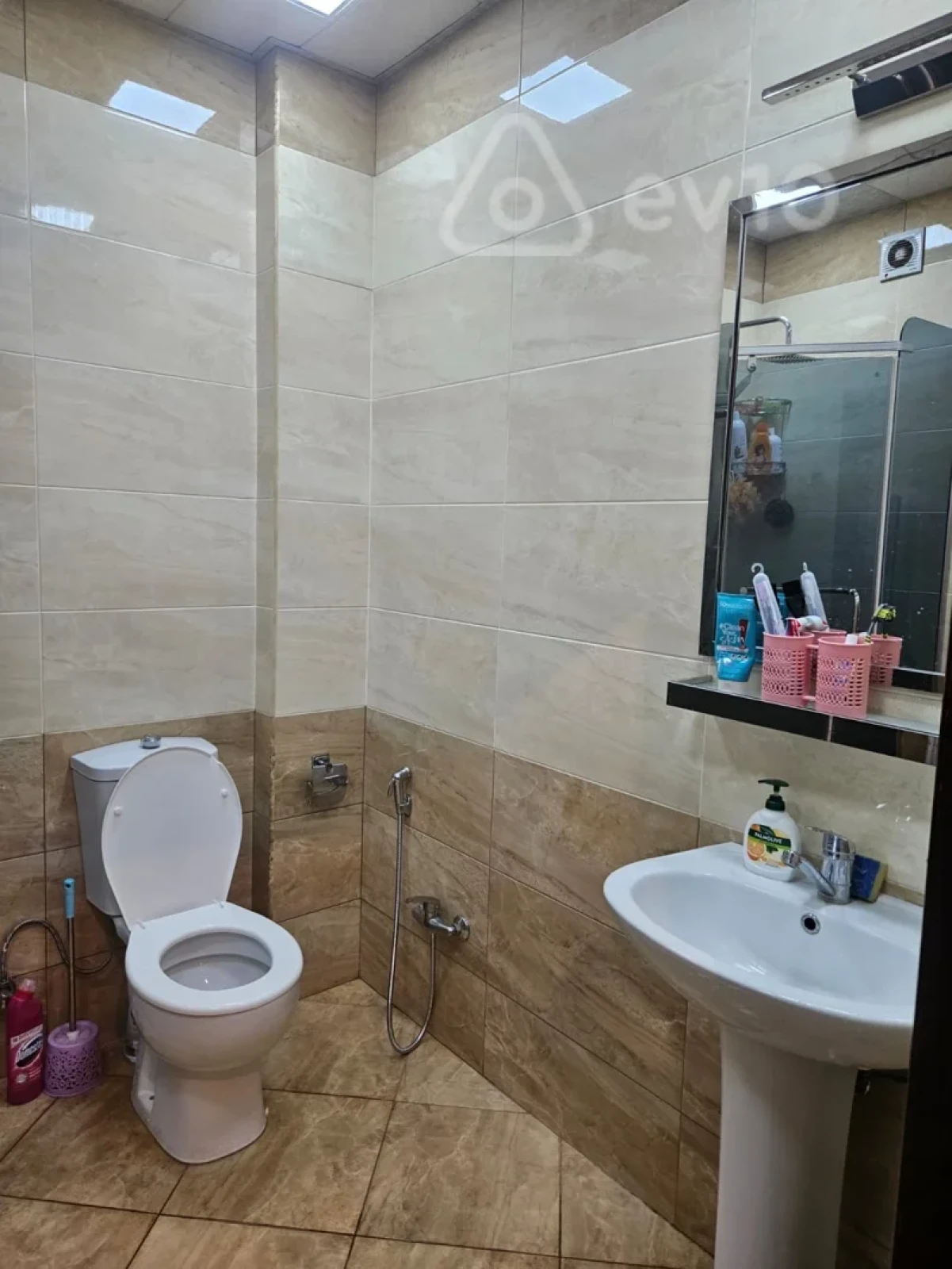 Kirayə verilir 2 otaqlı yeni tikili 65 m²