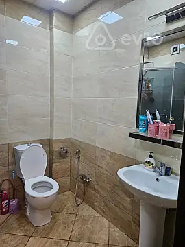 Kirayə verilir 2 otaqlı yeni tikili 65 m²
