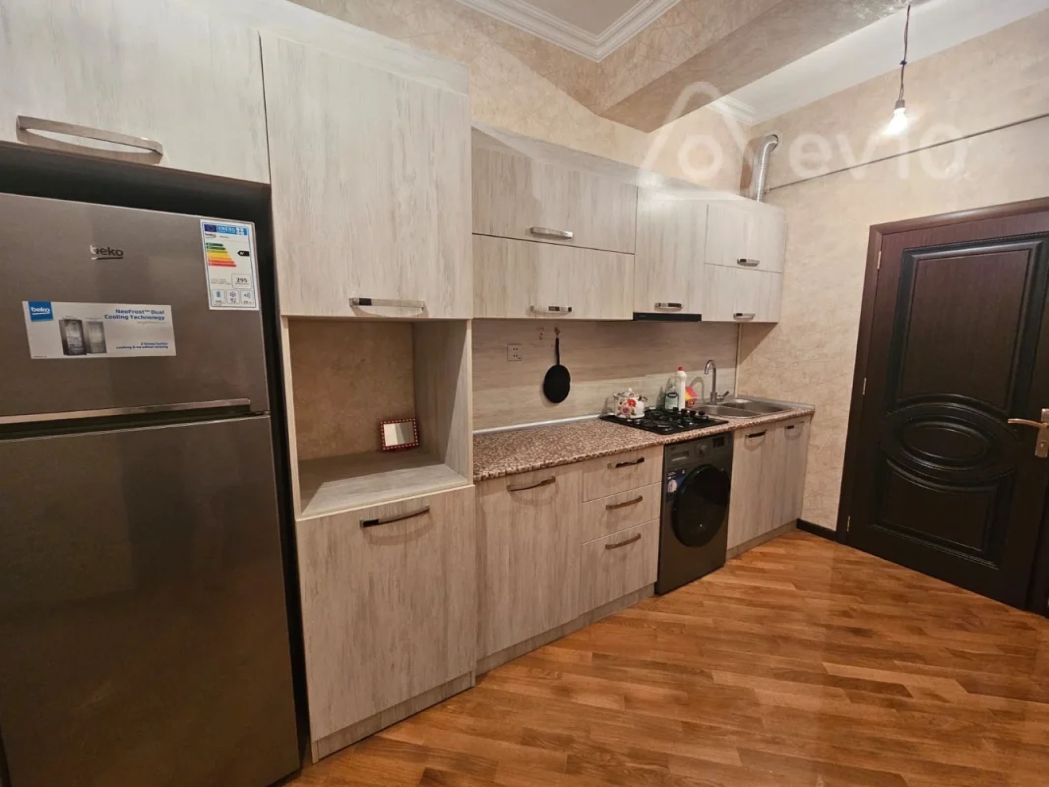 Kirayə verilir 2 otaqlı yeni tikili 65 m²