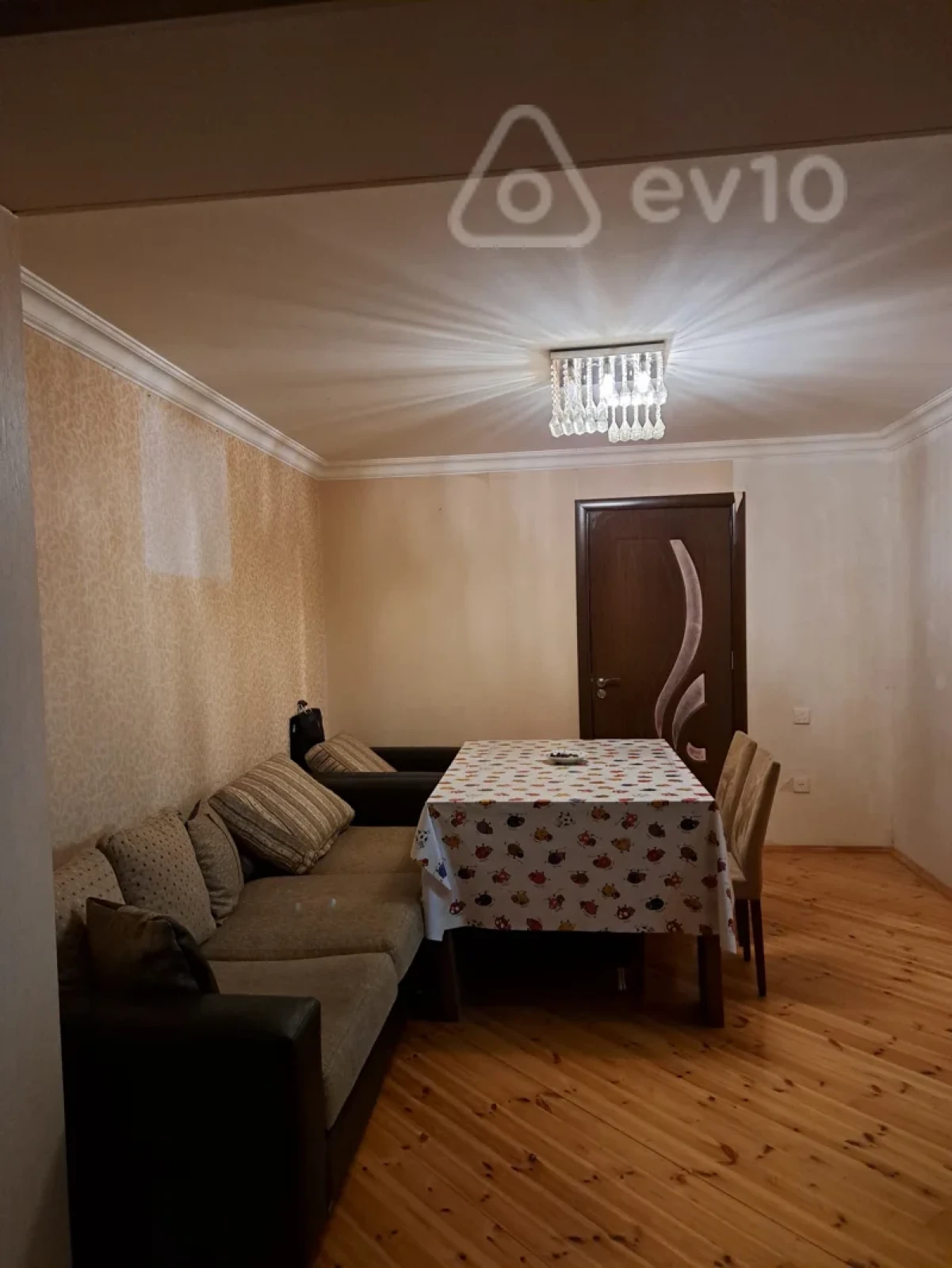 Kirayə verilir 2 otaqlı köhnə tikili 65 m²
