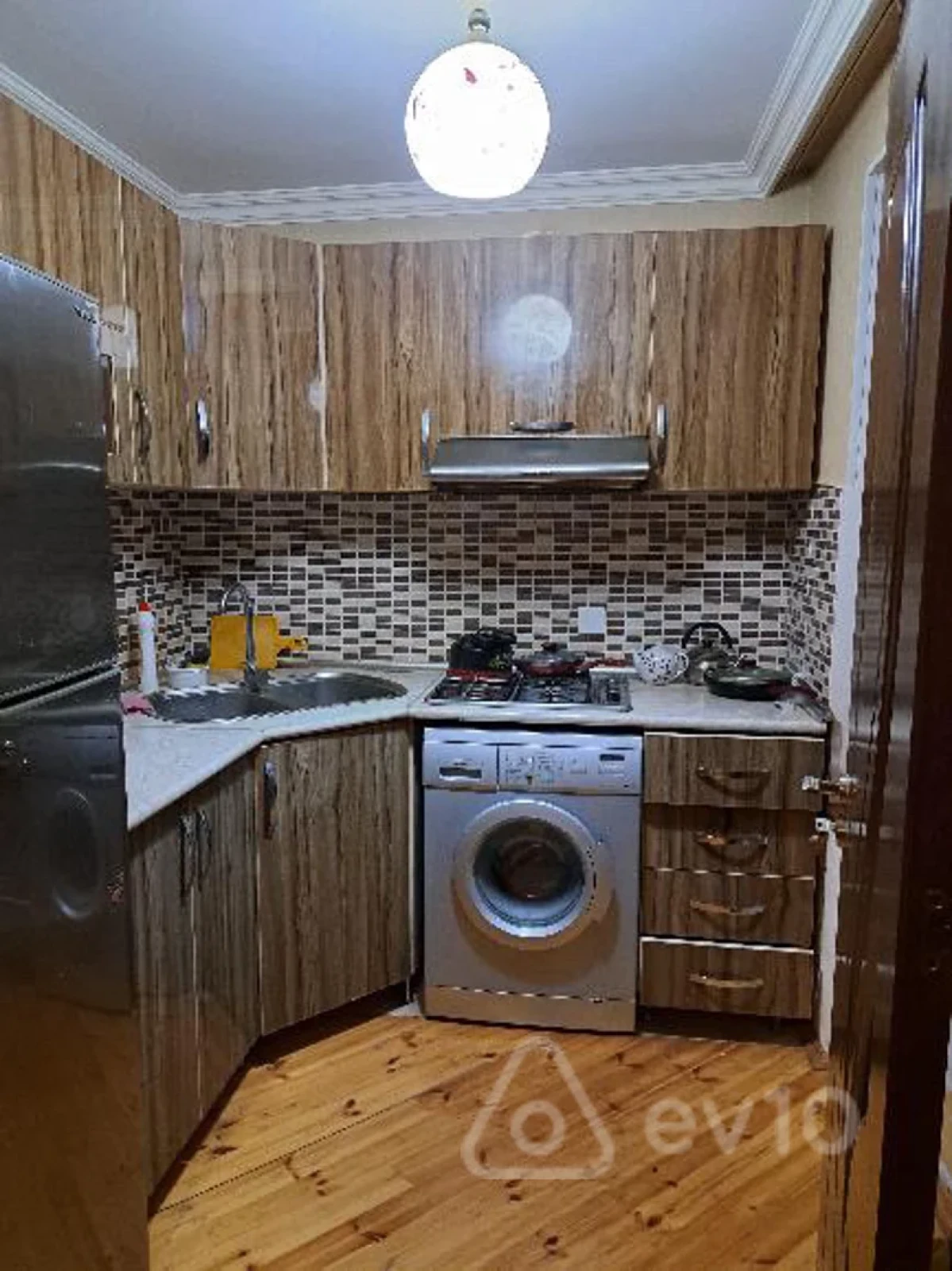 Kirayə verilir 2 otaqlı köhnə tikili 65 m²