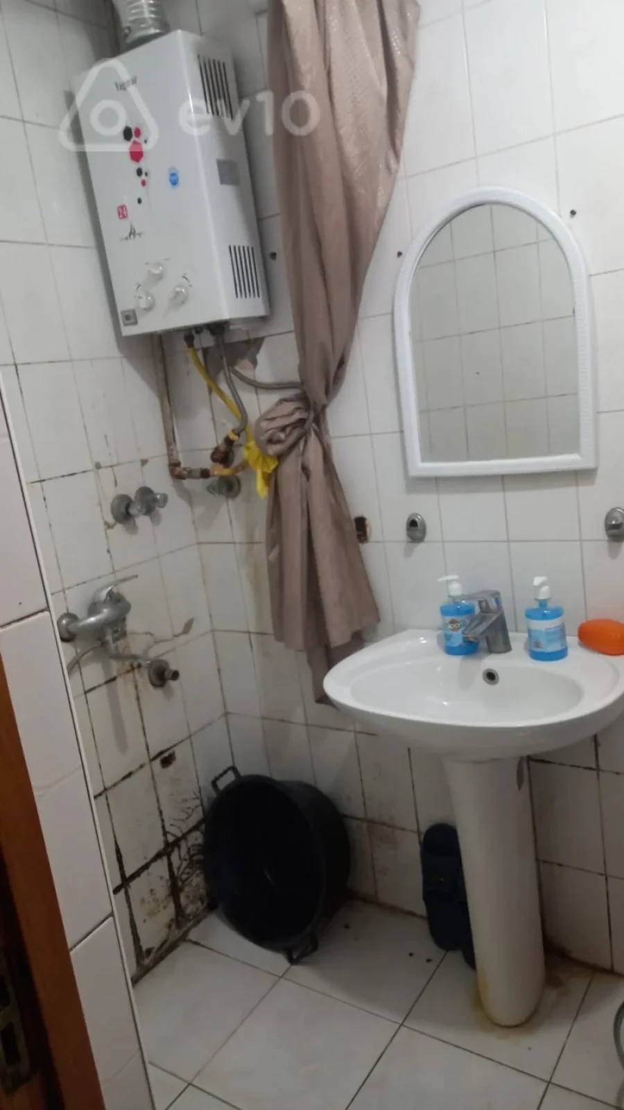 Kirayə verilir 3 otaqlı köhnə tikili 75 m²