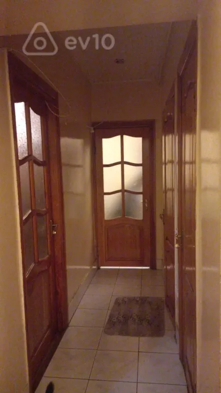 Kirayə verilir 3 otaqlı köhnə tikili 75 m²