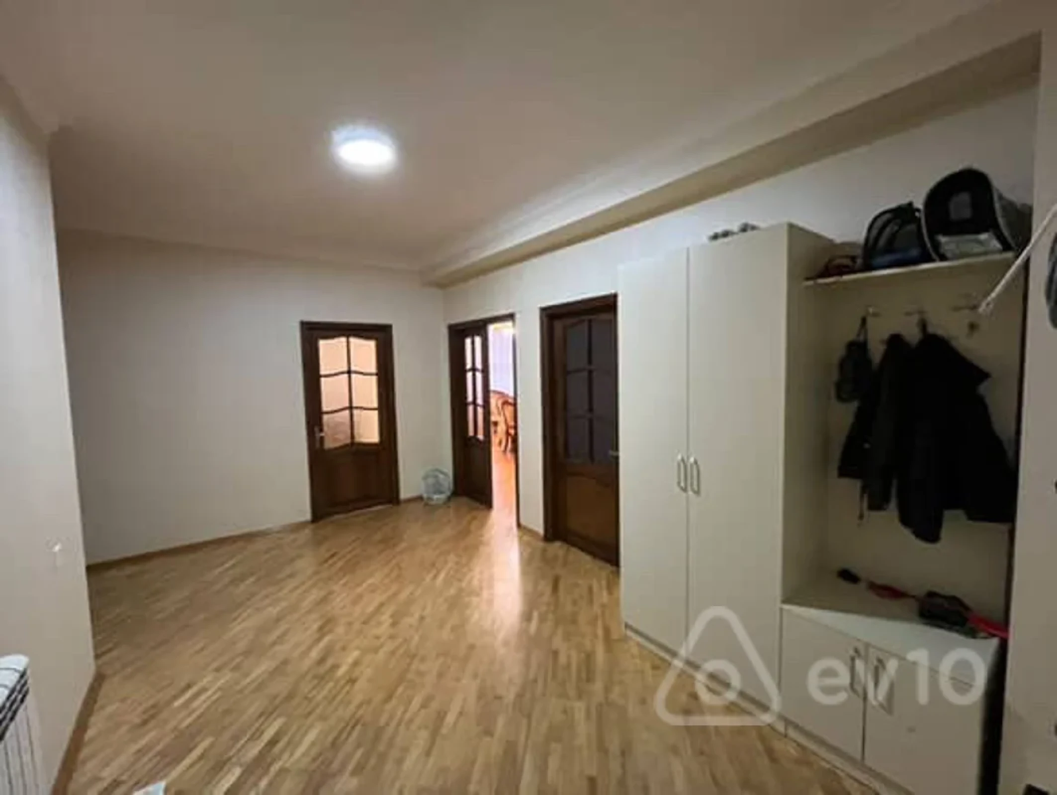 Kirayə verilir 3 otaqlı köhnə tikili 75 m²