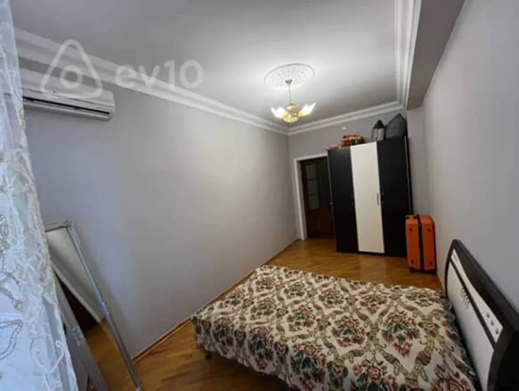 Kirayə verilir 3 otaqlı köhnə tikili 75 m²