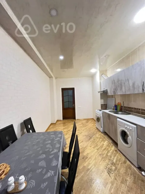 Kirayə verilir 3 otaqlı köhnə tikili 75 m²