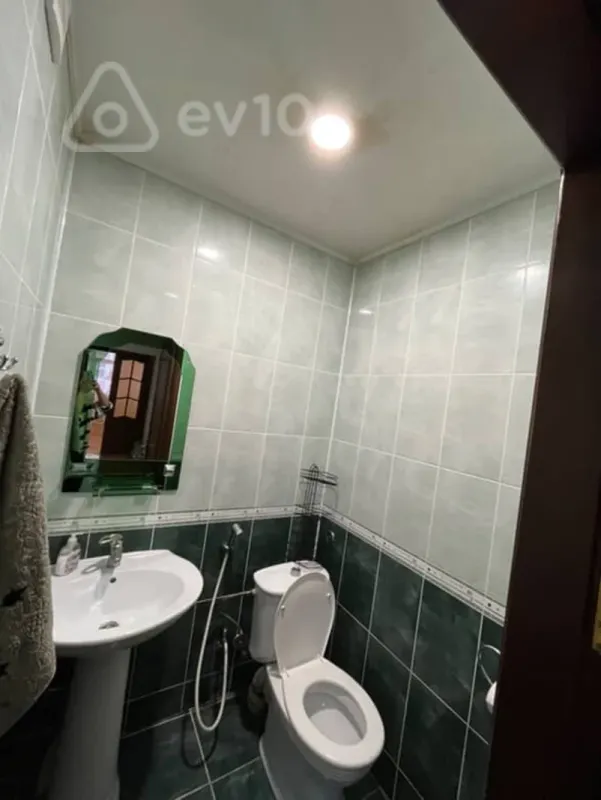 Kirayə verilir 3 otaqlı köhnə tikili 75 m²