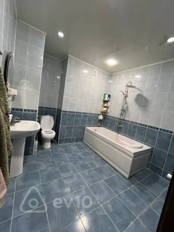 Kirayə verilir 3 otaqlı köhnə tikili 75 m²