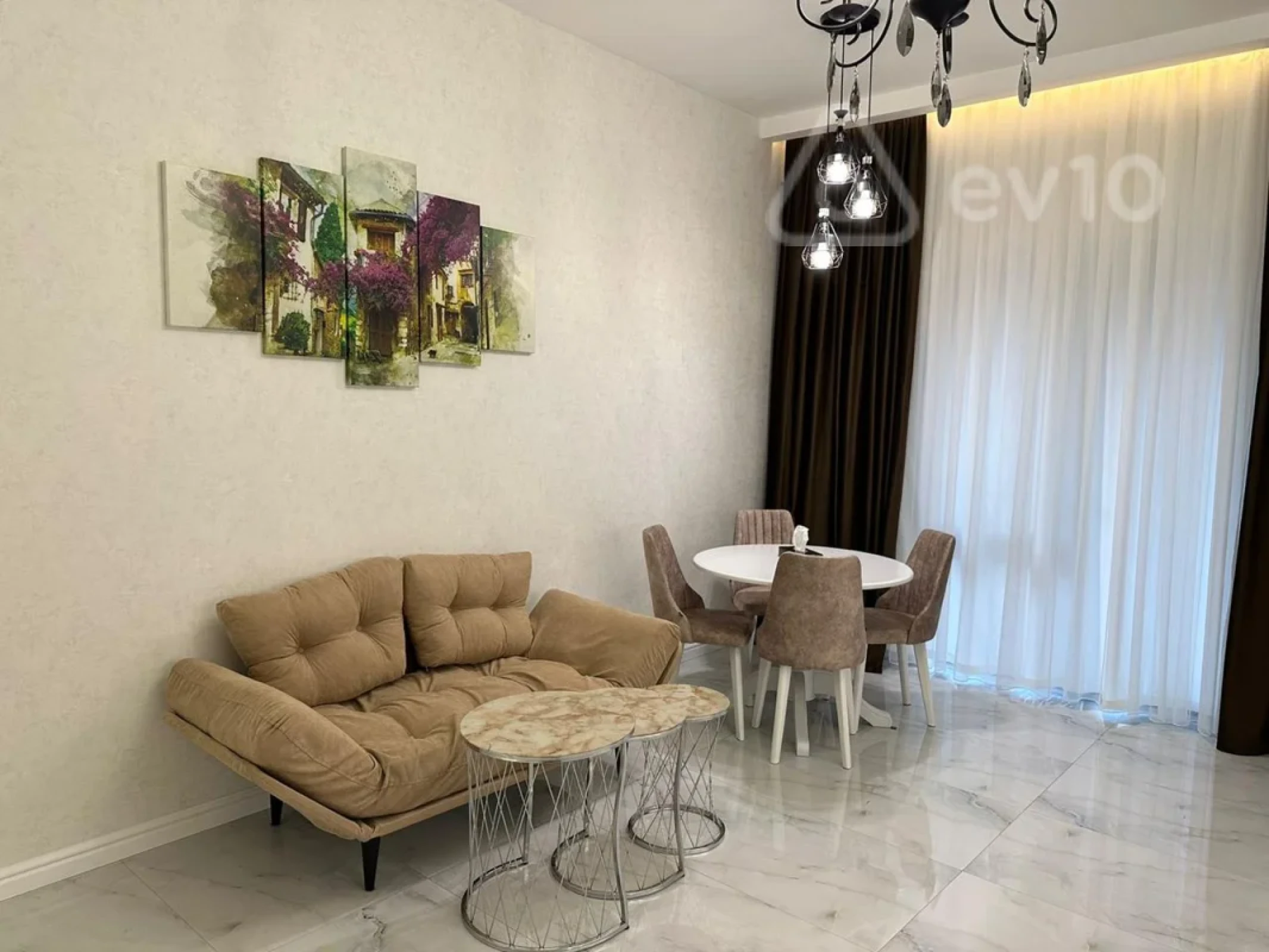 Kirayə verilir 3 otaqlı yeni tikili 140 m²