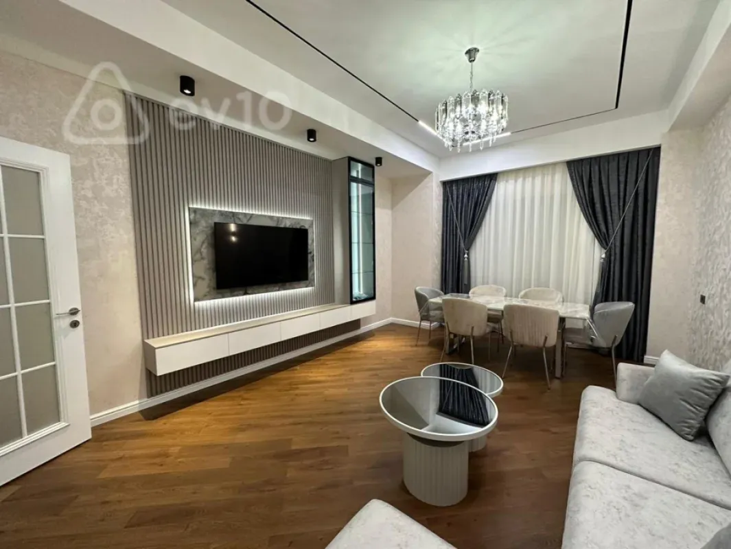 Kirayə verilir 3 otaqlı yeni tikili 140 m²