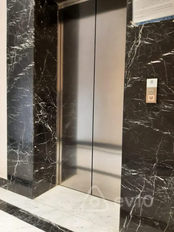 Kirayə verilir 3 otaqlı yeni tikili 140 m²