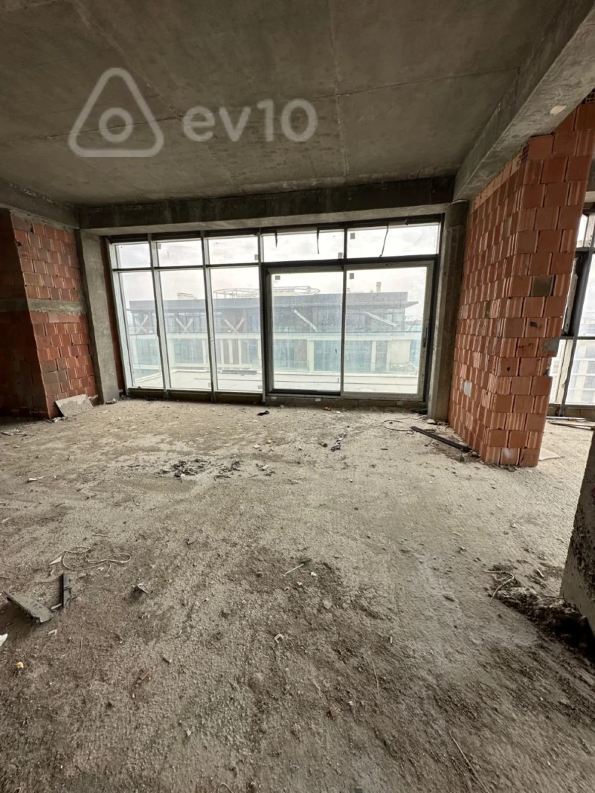 Satılır 2 otaqlı yeni tikili 100 m²