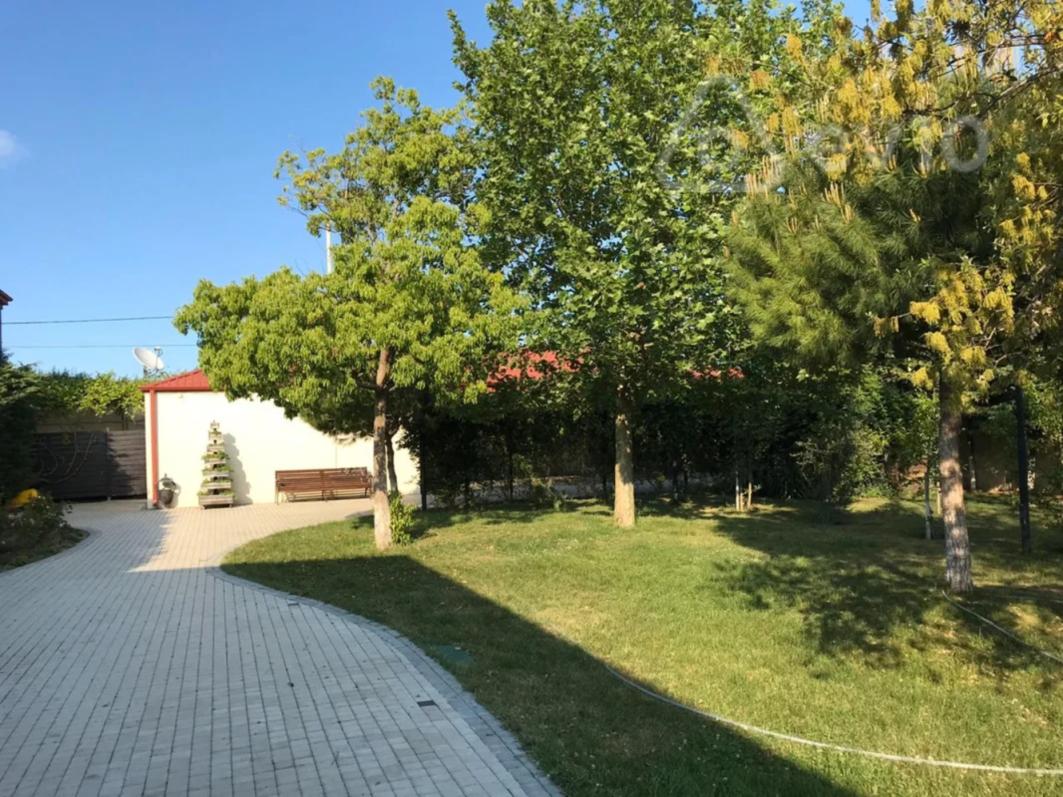 Kirayə verilir 6 otaqlı həyət evi 420 m²