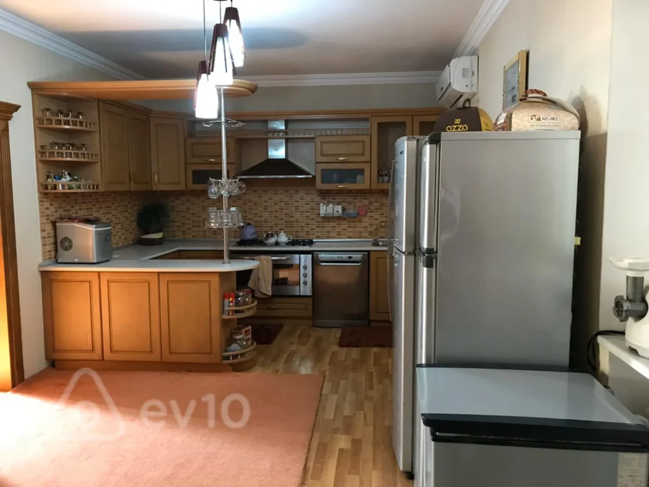 Kirayə verilir 6 otaqlı həyət evi 420 m²