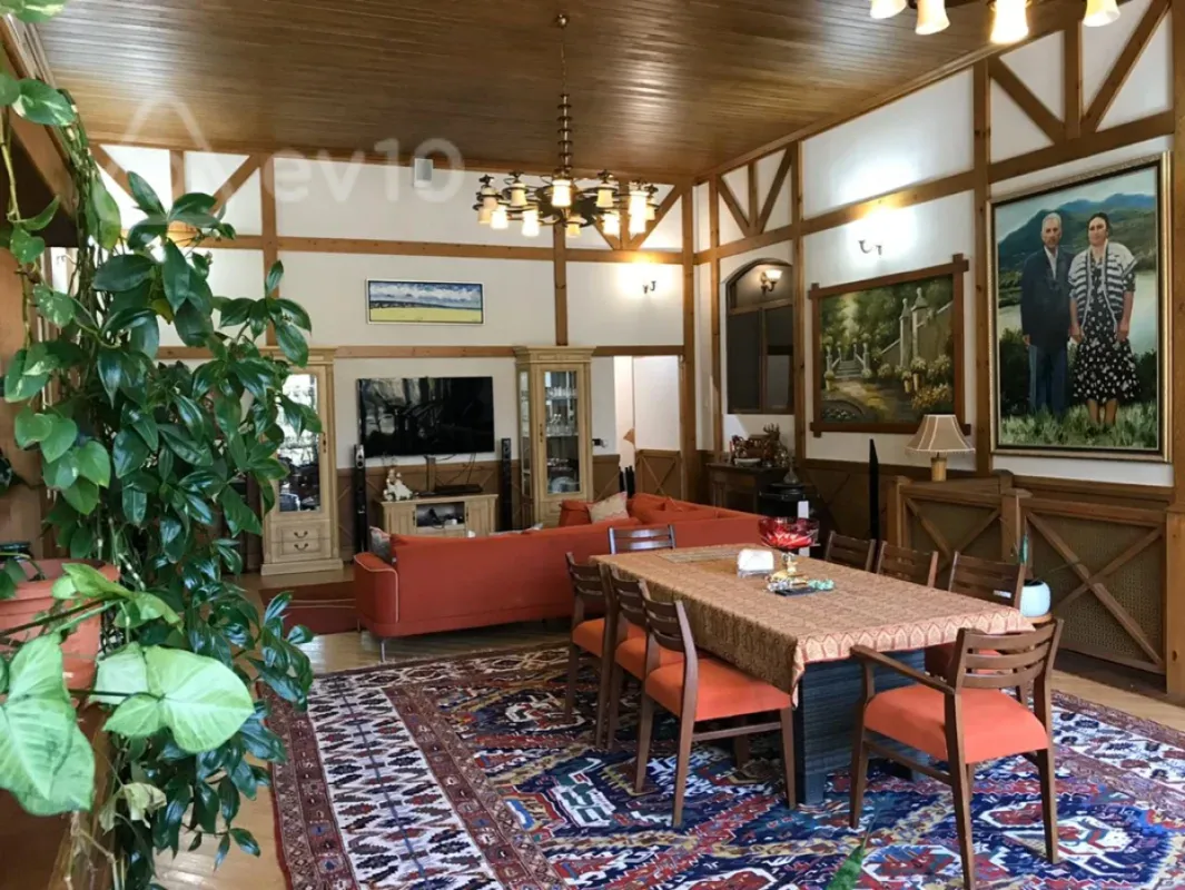 Kirayə verilir 6 otaqlı həyət evi 420 m²