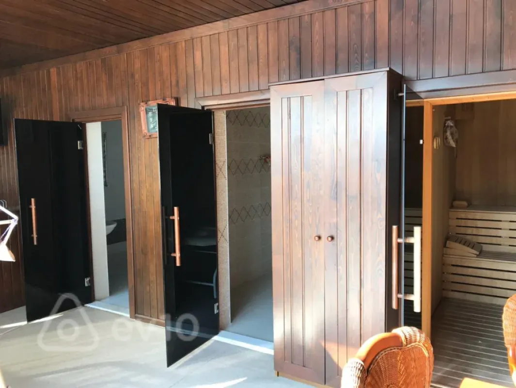 Kirayə verilir 6 otaqlı həyət evi 420 m²