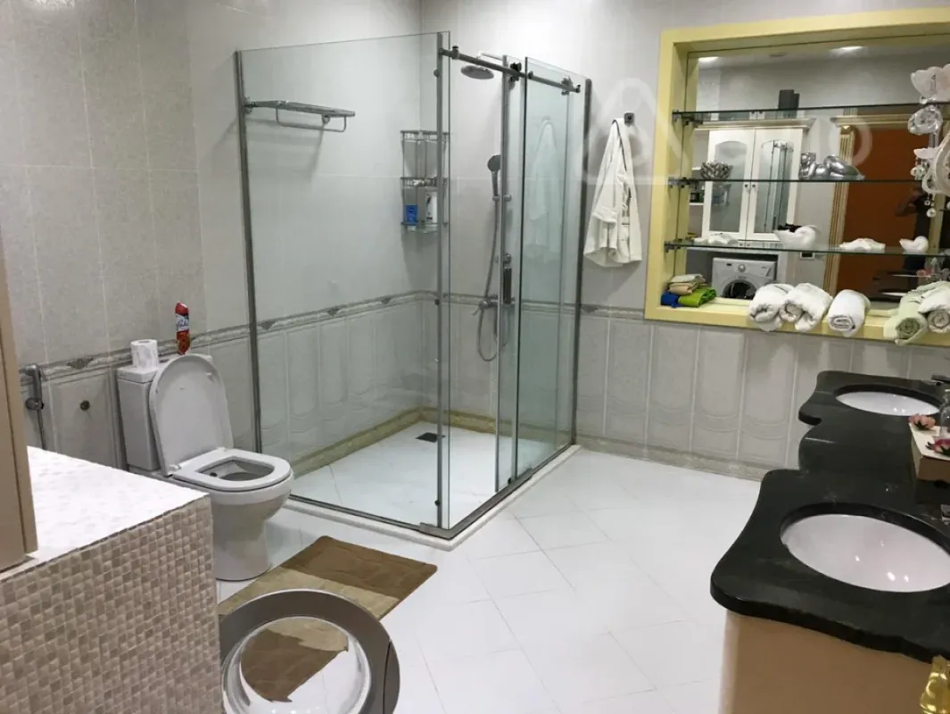 Kirayə verilir 6 otaqlı həyət evi 420 m²