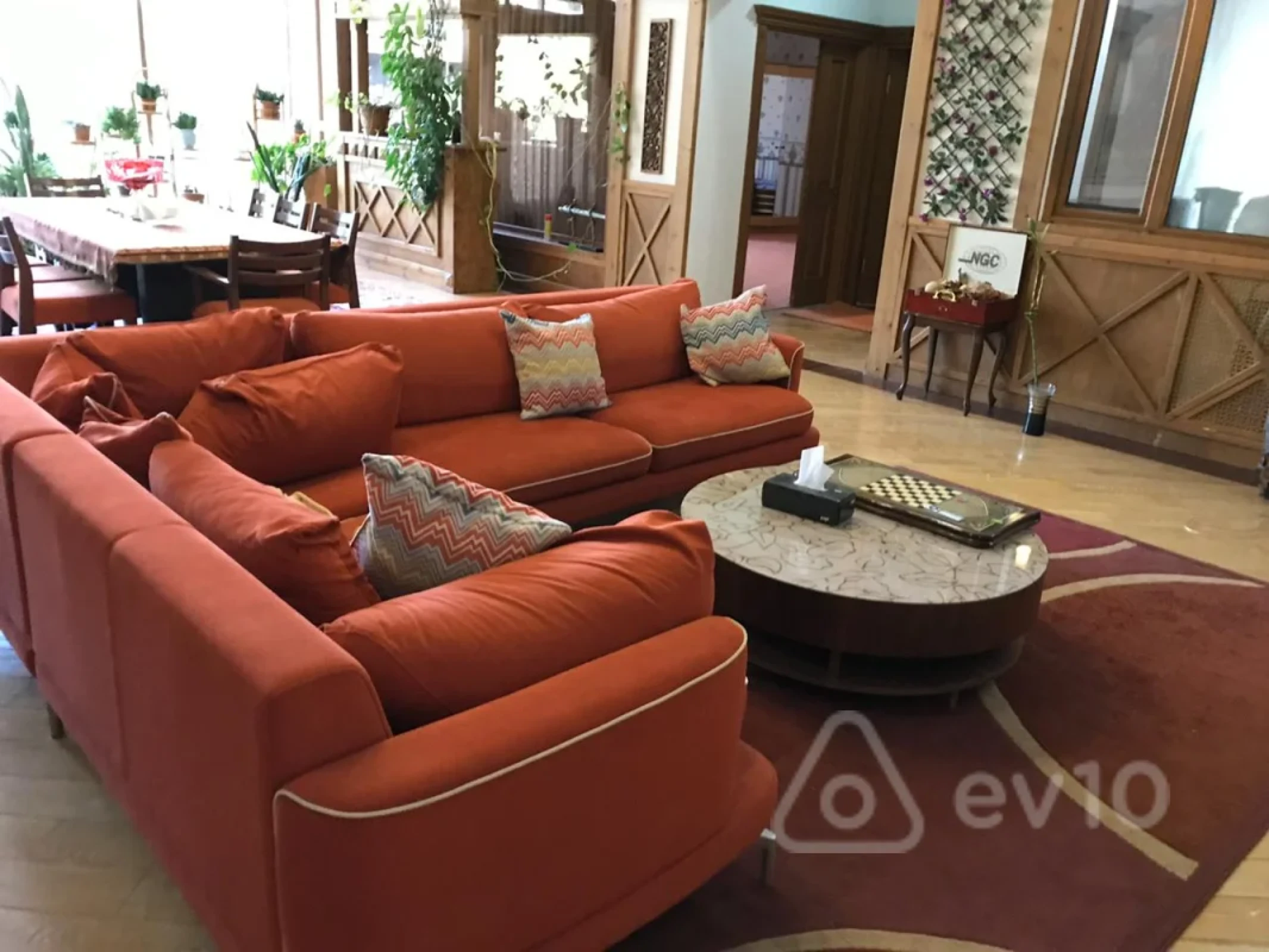 Kirayə verilir 6 otaqlı həyət evi 420 m²