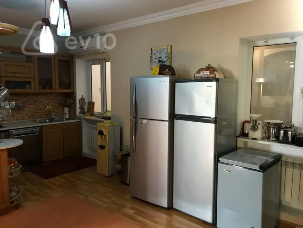 Kirayə verilir 6 otaqlı həyət evi 420 m²