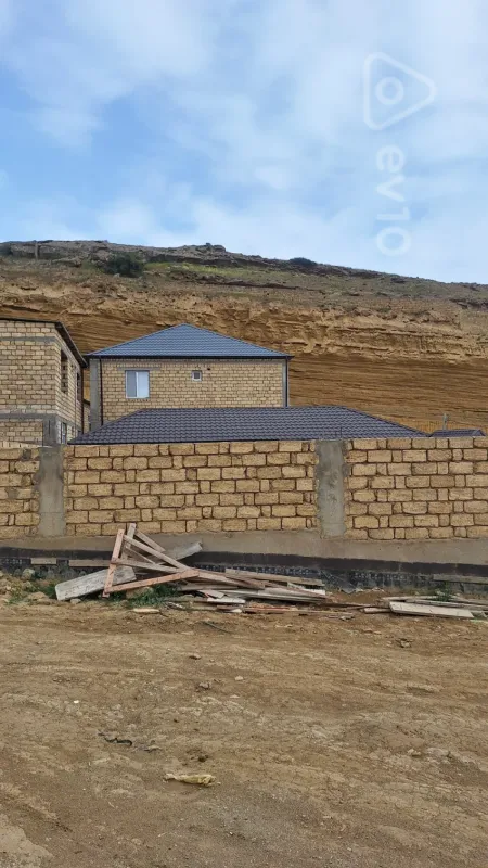 Satılır 2 otaqlı həyət evi 60 m²