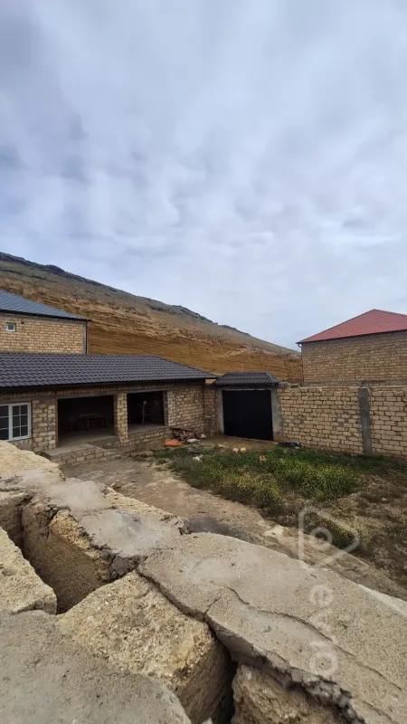 Satılır 2 otaqlı həyət evi 60 m²