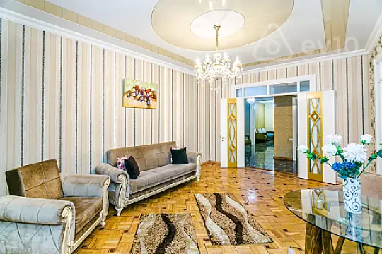Kirayə verilir 4 otaqlı köhnə tikili 170 m² — Bakı, Səbail 4 otaq 170.00 m²
